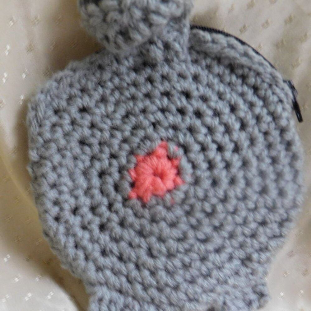 Grey CAT'S BUTT crocheted change purse with zipper and key ring